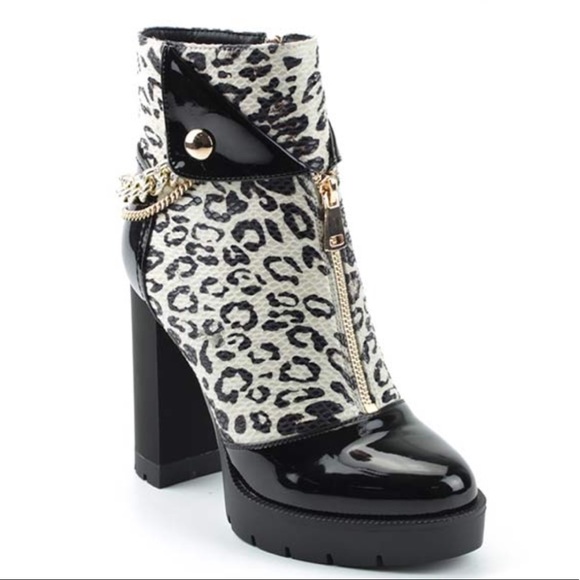 RESTOCK! City Classified Black Kitten Heel Mule - Picture 4 of 8